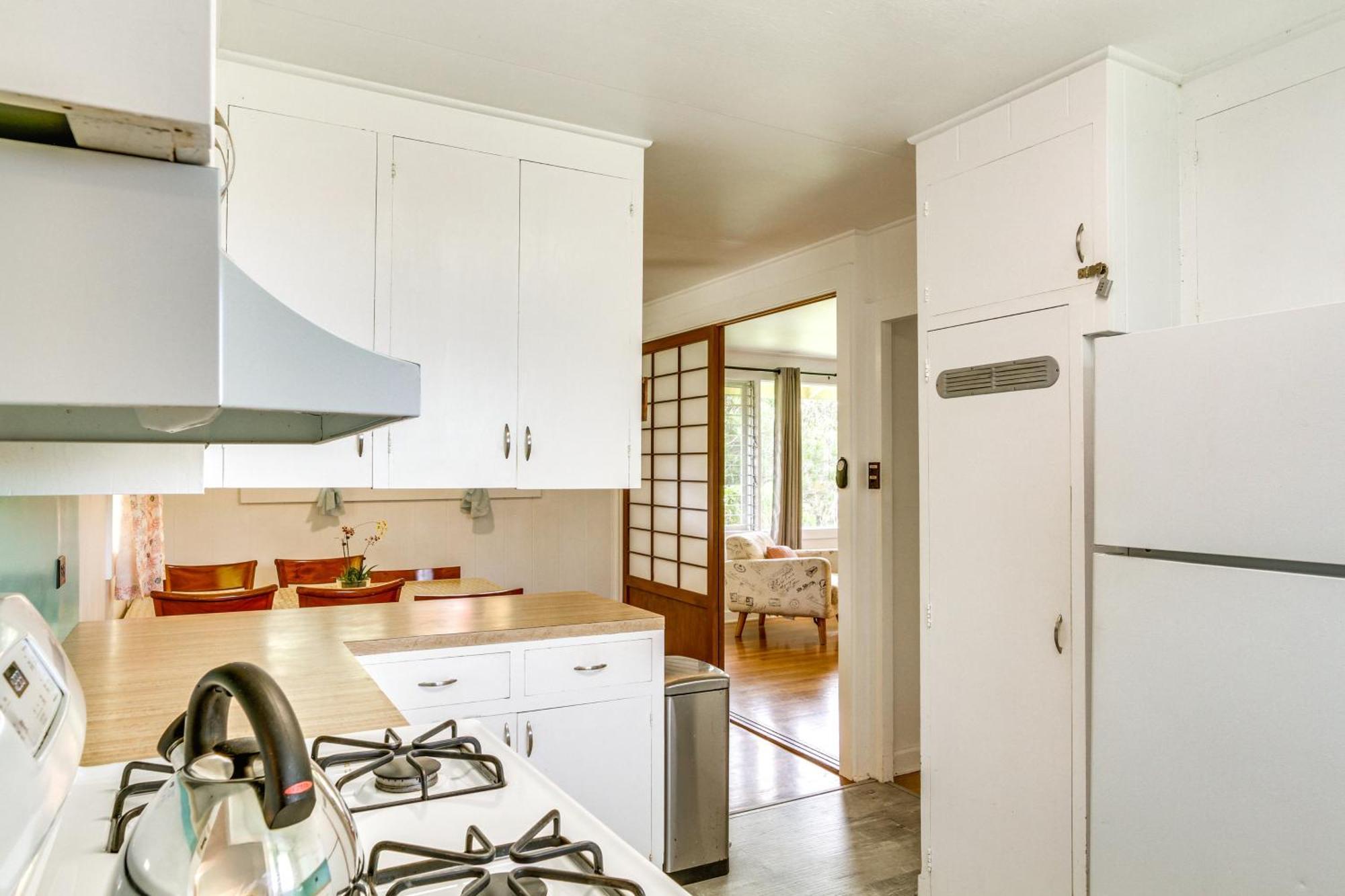 Charming Historic Hilo House Minutes To Beach! Экстерьер фото